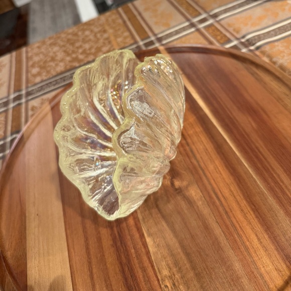 Vintage Bath & Body Works Iridescent Clam Shell Votive Candle / Napkin Holder - Picture 11 of 12